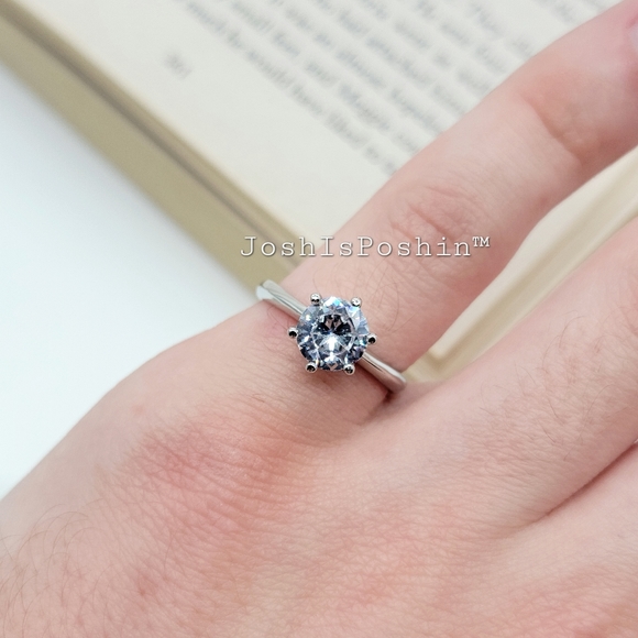 1.5ct white sapphire simulated in 18K white gold over sterling silver - Picture 2 of 7